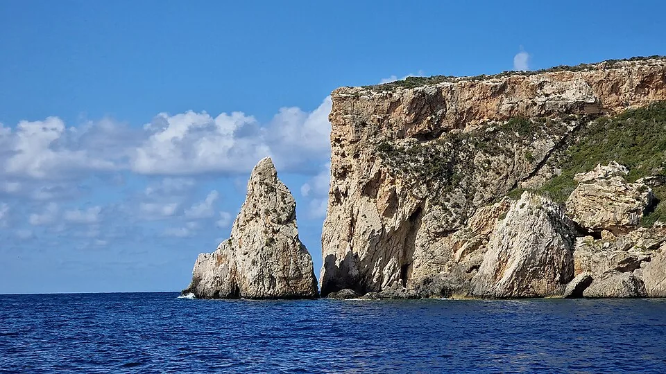 The coast of Sphacteria. Photograph of the surviving site or modern landscape.